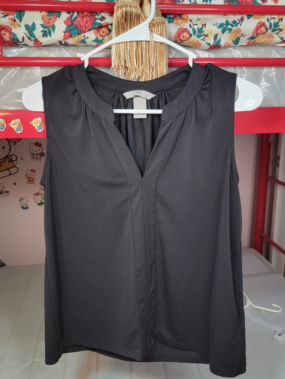 H&M Black Sleeveless V-Neck Gathered Neck Blouse Size XSmall